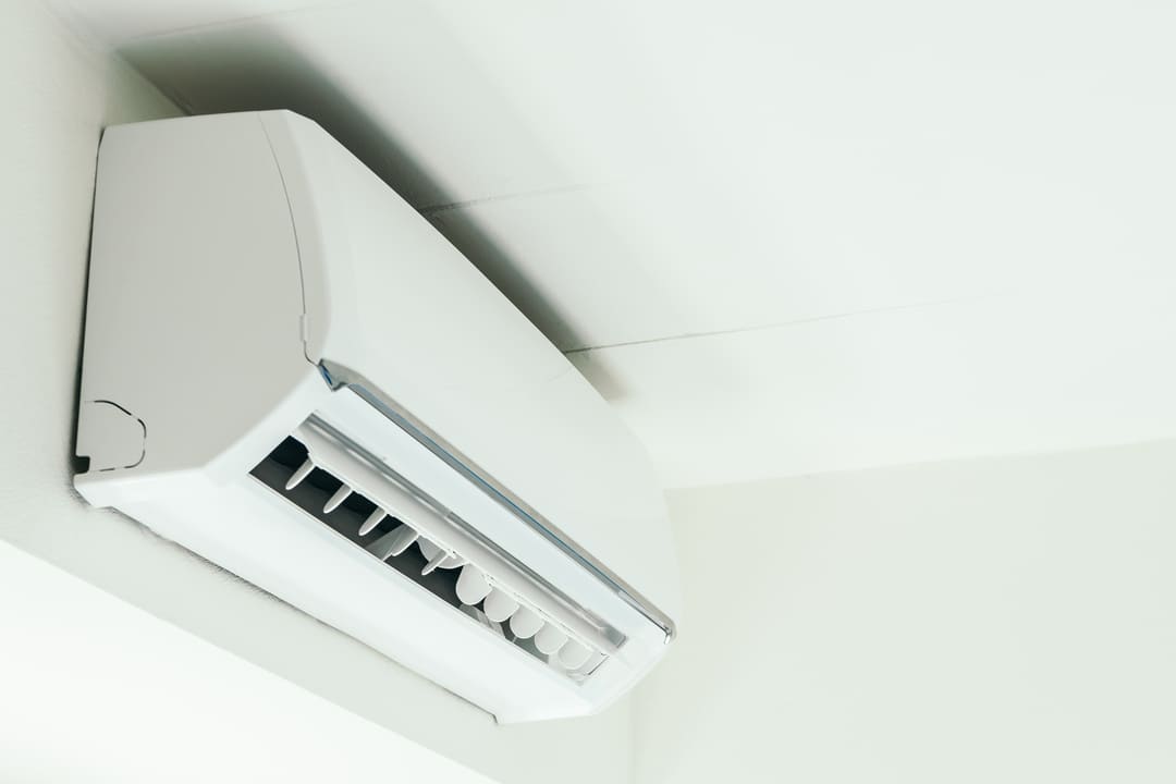 A limpeza de ar-condicionado é essencial para garantir a qualidade do ar que respiramos.